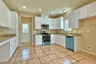 220 Red Bud Ln, Onalaska, TX 77360 - Photo 6