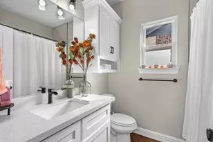 10 N Forrest Ave, La Porte, TX 77571 - Photo 18