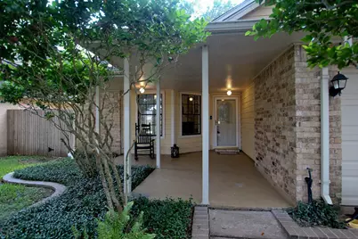 2002 Creekshire Drive, Sugar Land, TX 77478 - Photo 2