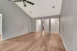 106 N Woodstock Cir Dr, The Woodlands, TX 77381 - Photo 12