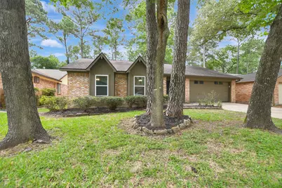 106 N Woodstock Circle Drive, The Woodlands, TX 77381 - Photo 2