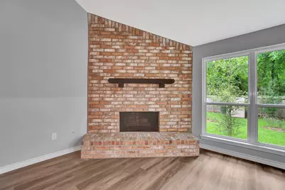 106 N Woodstock Circle Drive, The Woodlands, TX 77381 - Photo 14