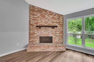 106 N Woodstock Cir Dr, The Woodlands, TX 77381 - Photo 14
