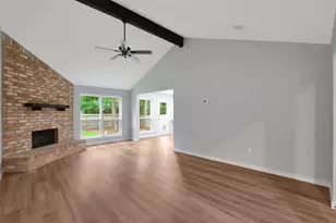 106 N Woodstock Cir Dr, The Woodlands, TX 77381 - Photo 10