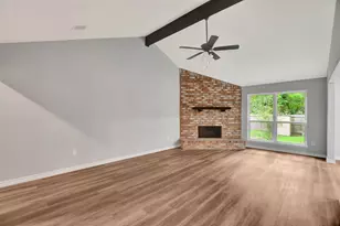 106 N Woodstock Cir Dr, The Woodlands, TX 77381 - Photo 8