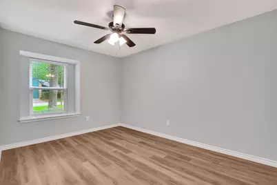 106 N Woodstock Circle Drive, The Woodlands, TX 77381 - Photo 32