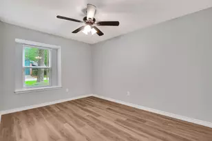 106 N Woodstock Cir Dr, The Woodlands, TX 77381 - Photo 32
