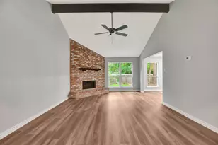 106 N Woodstock Cir Dr, The Woodlands, TX 77381 - Photo 8
