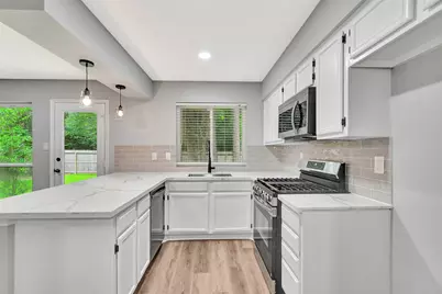 106 N Woodstock Circle Drive, The Woodlands, TX 77381 - Photo 20
