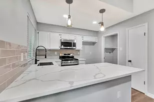 106 N Woodstock Cir Dr, The Woodlands, TX 77381 - Photo 20
