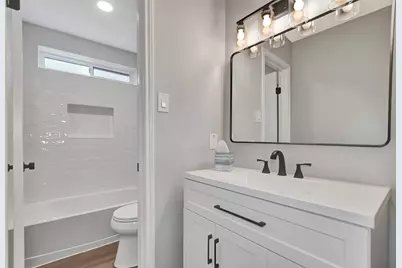 106 N Woodstock Circle Drive, The Woodlands, TX 77381 - Photo 32