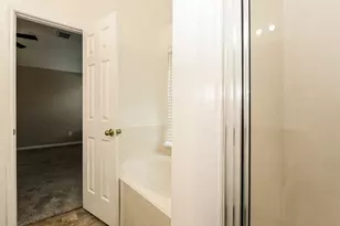 1711 Rock Ridge Dr, Houston, TX 77049 - Photo 10