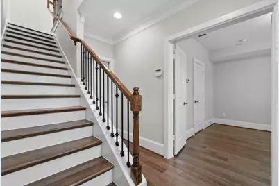 702 N Shepherd Drive, Houston, TX 77007 - Photo 4