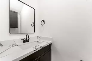 7987 Chateau St, Houston, TX 77028 - Photo 18