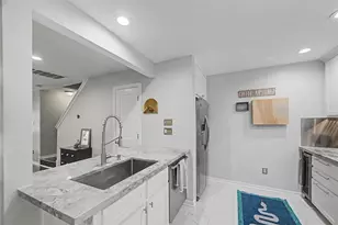 1104 Buckner St, Houston, TX 77019 - Photo 12