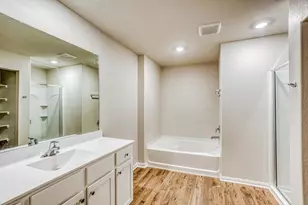 8214 Sunberry Shadow Dr, Houston, TX 77016 - Photo 12