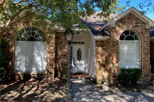3231 Creek Manor Dr, Houston, TX 77339 - Photo 2