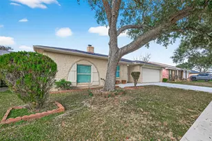 10006 Towne Tower Ln, Sugar Land, TX 77498 - Photo 2