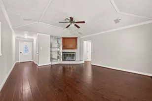 10006 Towne Tower Ln, Sugar Land, TX 77498 - Photo 8