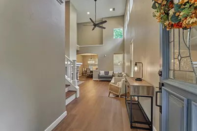 93 N Apple Springs Circle, The Woodlands, TX 77382 - Photo 4