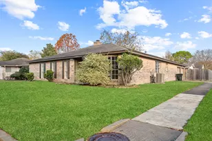 9302 Claridge Dr, Houston, TX 77031 - Photo 2