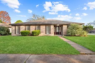 9302 Claridge Dr, Houston, TX 77031 - Photo 1