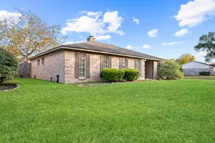 9302 Claridge Dr, Houston, TX 77031 - Photo 4