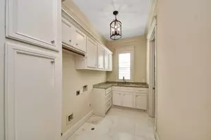 9614 Chatfield St, Houston, TX 77025 - Photo 16