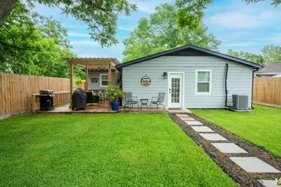 846 S Anderson Street, Angleton, TX 77515 - Photo 2
