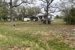 207 Hallas Rd, Somerville, TX 77879 - Photo 4