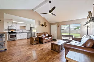 414 N Yaupon St, Richwood, TX 77531 - Photo 6