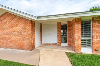 414 N Yaupon Street, Richwood, TX 77531 - Photo 2