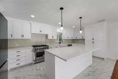 4525 Kingfisher Drive, Houston, TX 77035 - Photo 4