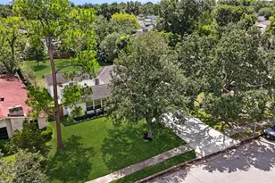 4525 Kingfisher Dr, Houston, TX 77035 - Photo 32