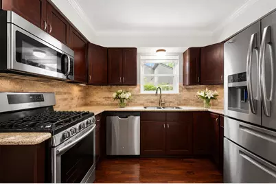5 N Deerfoot Circle, The Woodlands, TX 77380 - Photo 6