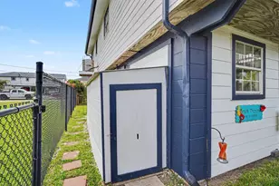 192 Barracuda St, Bayou Vista, TX 77563 - Photo 36