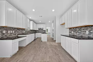 14910 High Meadow Lane, Baytown, TX 77523 - Photo 12