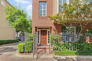 2188 Bancroft St, Houston, TX 77027 - Photo 2