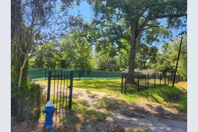 9226 Lanewood Drive, Houston, TX 77016 - Photo 6