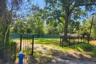 9226 Lanewood Dr, Houston, TX 77016 - Photo 6