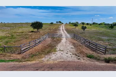 5915 Guettermann Ehler Road, Muldoon, TX 78949 - Photo 10