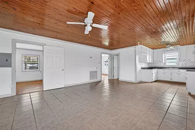 1215 Pickney Avenue, Port Bolivar, TX 77650 - Photo 4
