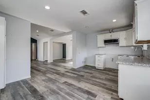 8406 Beechaven Rd, Houston, TX 77571 - Photo 14