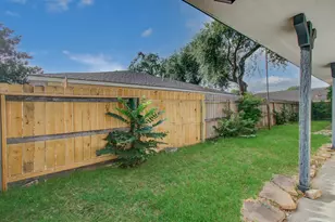 8406 Beechaven Rd, Houston, TX 77571 - Photo 36