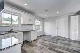 8406 Beechaven Rd, Houston, TX 77571 - Photo 16