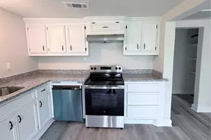 301 N Avenue C, Freeport, TX 77541 - Photo 6