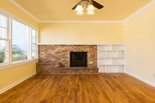 1409 Winnie St, Galveston, TX 77550 - Photo 2