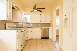 1409 Winnie St, Galveston, TX 77550 - Photo 4