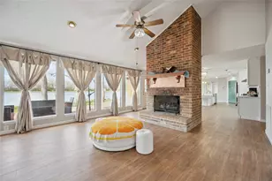 911 Brook Forest Dr, Conroe, TX 77385 - Photo 14