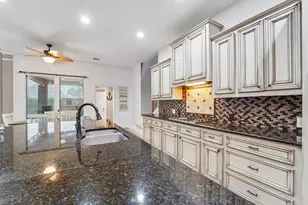 2917 Auburn Creek Ln, League City, TX 77573 - Photo 14